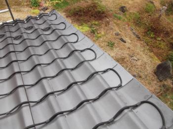 こちらが施工後の屋根のお写真です。<br />
我が起きていた袖瓦は新品と交換をしております。