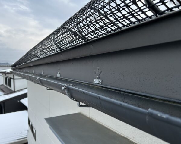 【高山市　樋トラブル】交換ではなく調整　（費用：約４万円）