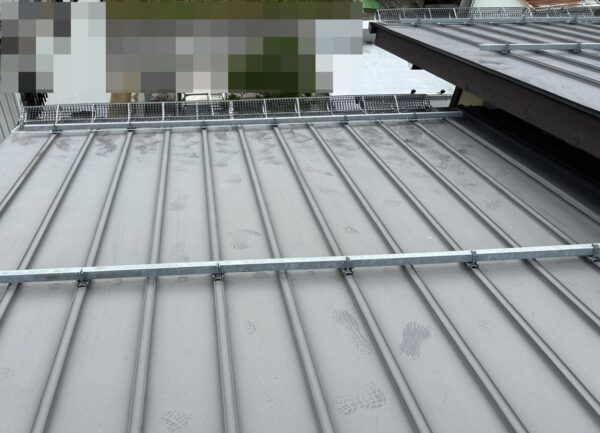 【高山市　雨漏り・落雪ストップ】落雪ストップ取付・水切り改修工事（費用：約22万円）